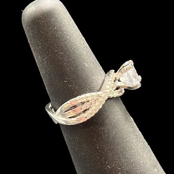 Crystal Ring Size 6 Silver Tone Base Metal Crossover Band Fashion Jewelry - Picture 2 of 5